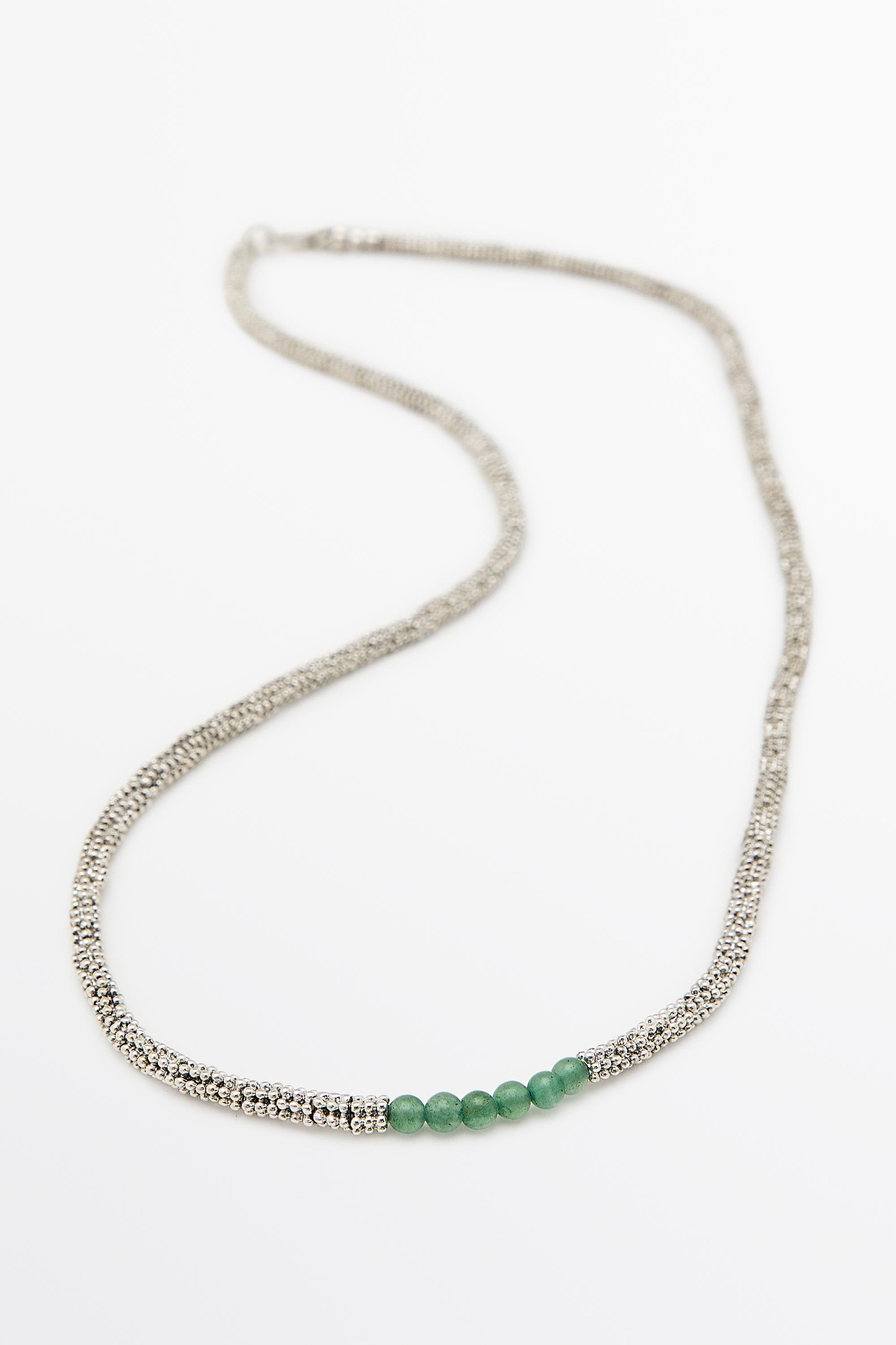 Mixed bead detail necklace